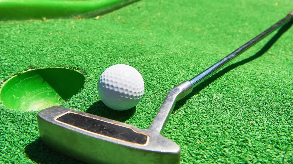 Hadley Heights by LEOS